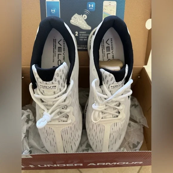 UA Hovr Velociti 3 Shoes - Picture 3 of 8